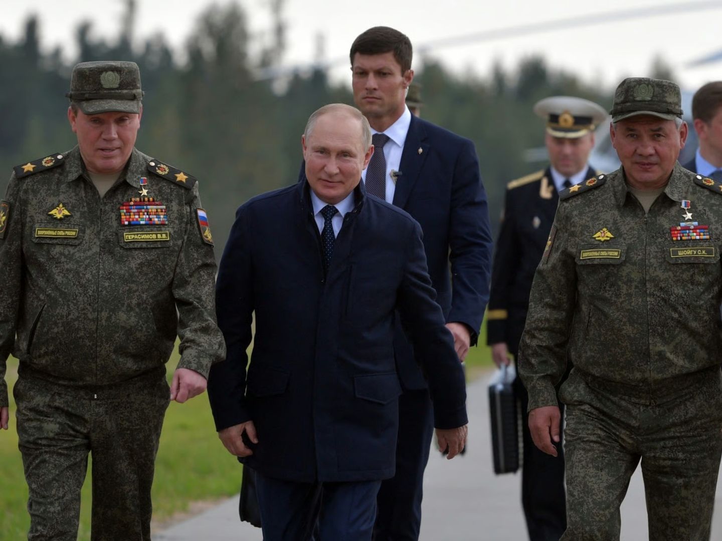 Rusya Devlet Başkanı Putin: “Rusya, silah ihracatını artırmalı”
