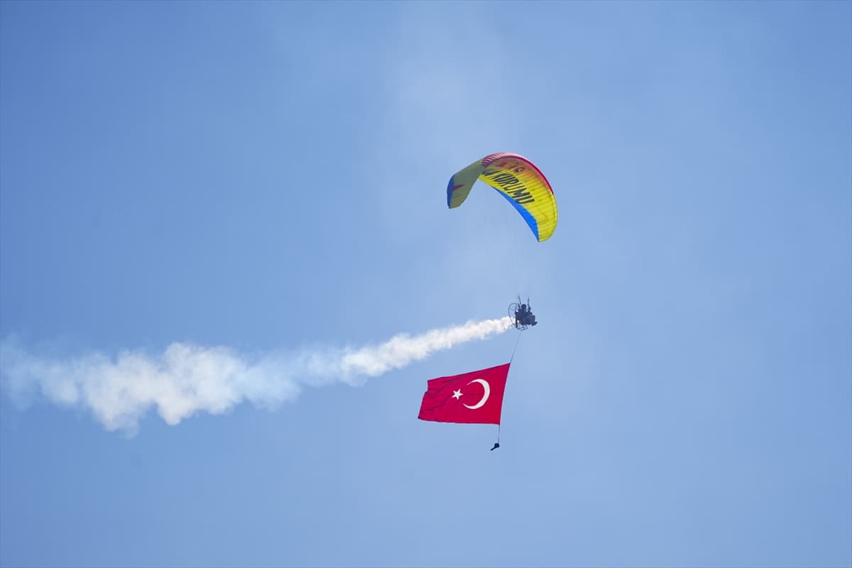 TEKNOFEST İstanbul kapılarını açtı: 1.1 milyon yarışmacı hayallerinin peşinde
