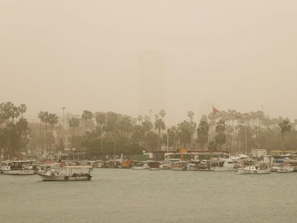 Mersin'de toz aşınımı etkili oldu