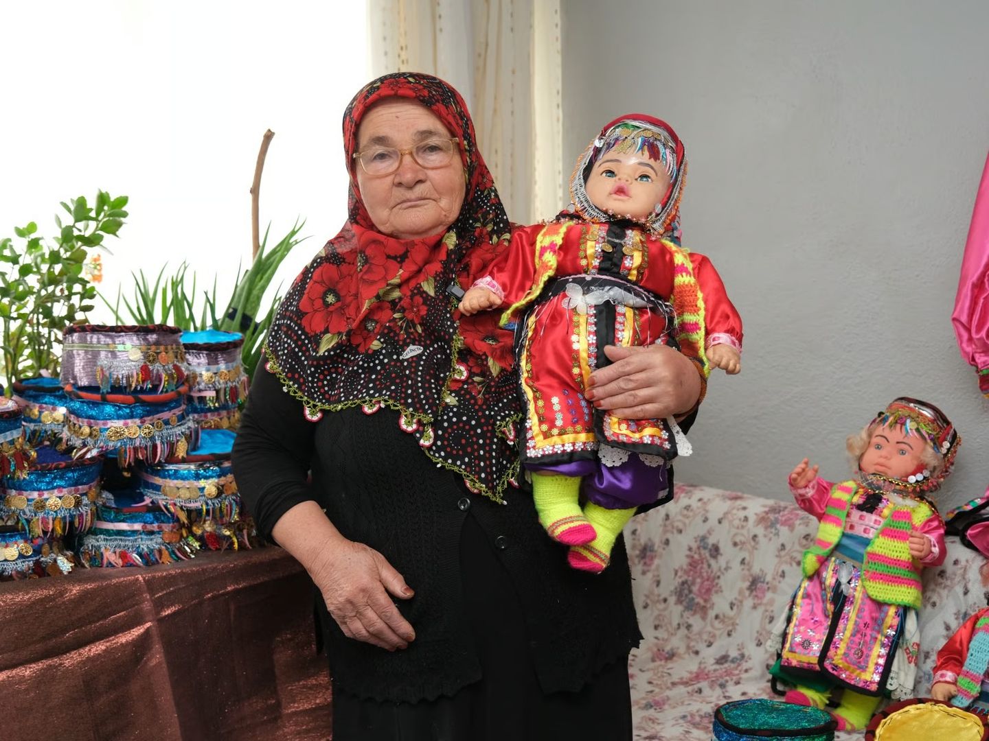 Bursa’nın yaşayan hazinesi: "Üç etek" geleneğini oyuncak bebeklerle yaşatıyor
