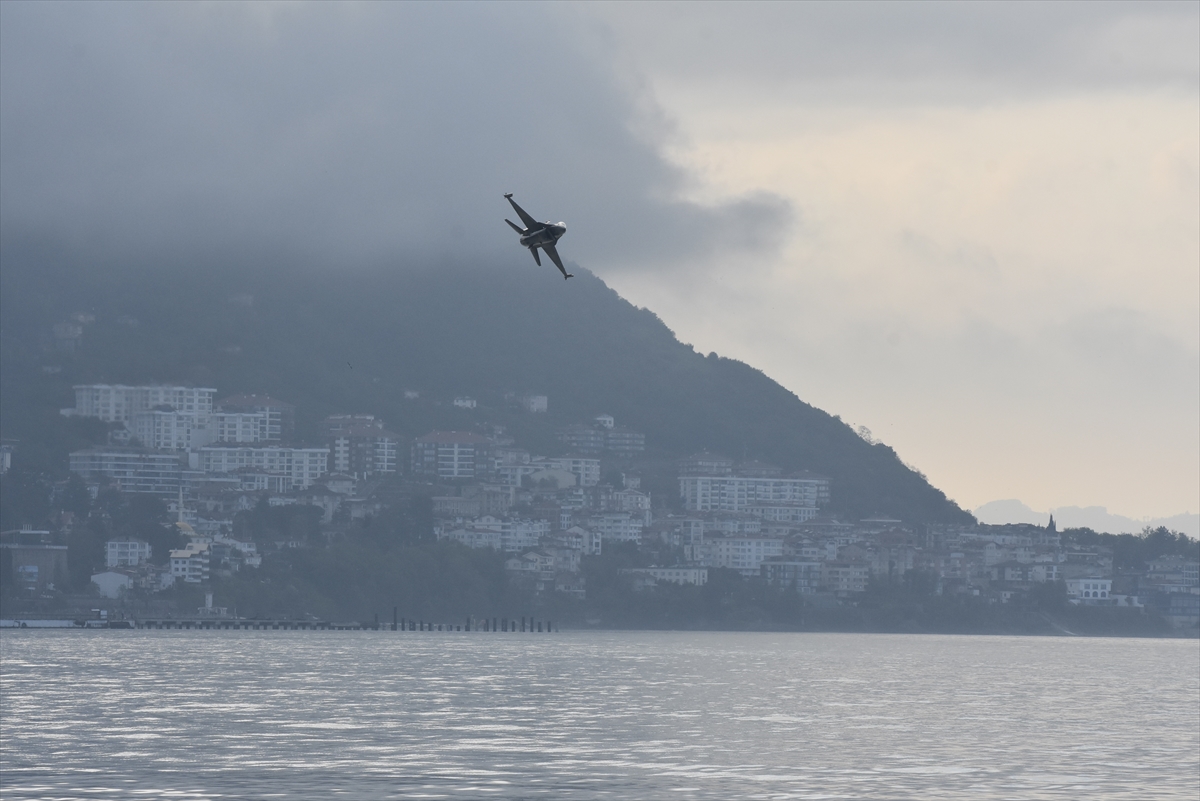 Ordu'da nefes kesen SOLOTÜRK gösterisi! Karadeniz semaları hareketlendi