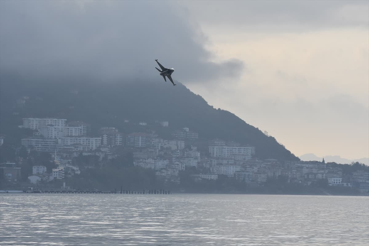 Ordu'da nefes kesen SOLOTÜRK gösterisi! Karadeniz semaları hareketlendi