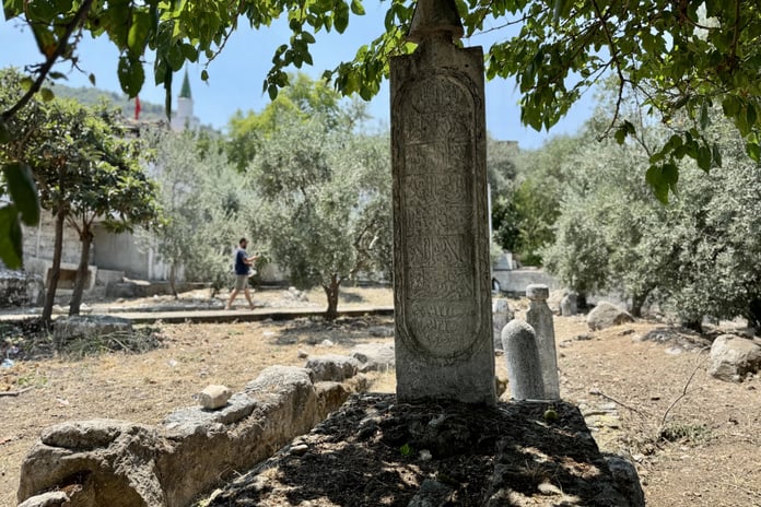  Fethiye'deki türbede tarihi mezarlar restore edilecek