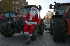 İngiltere'de çiftçiler hükümete karşı sokağa çıktı