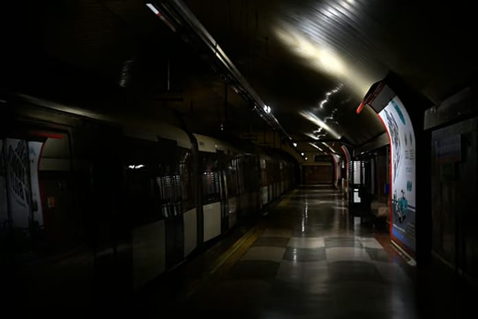 İspanya ve Portekiz'de elektrik kesintisi hayatı felç etti