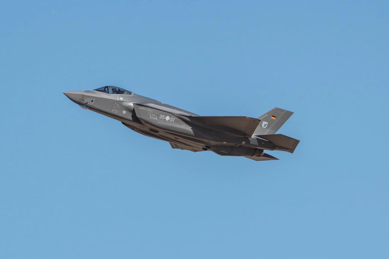 Almanya'nın ilk F-35A savaş uçağı ilk uçuşunu gerçekleştirdi