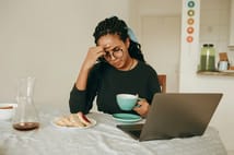 Oruçlu olduğunu unutarak yemek-içmek orucu bozar mı? Diyanet ile unutarak yemek ve içmek orucu bozuyor mu?