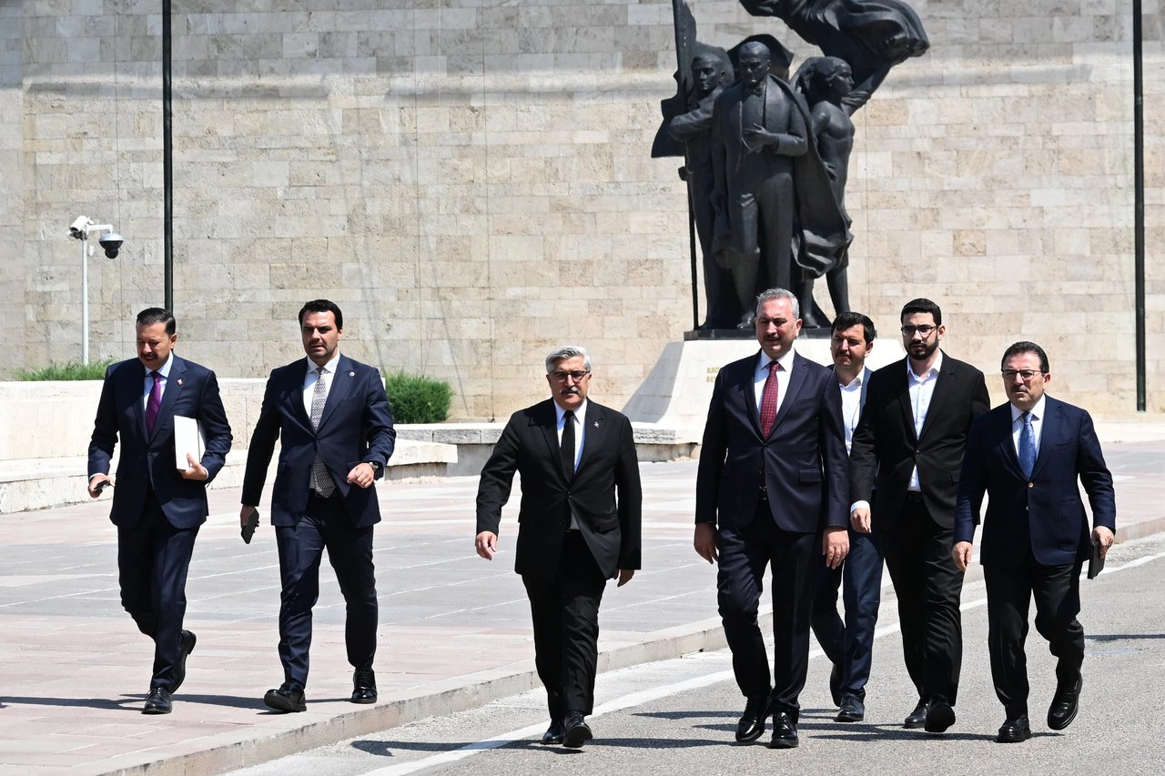 AK Parti’den 60 sayfalık yol haritası