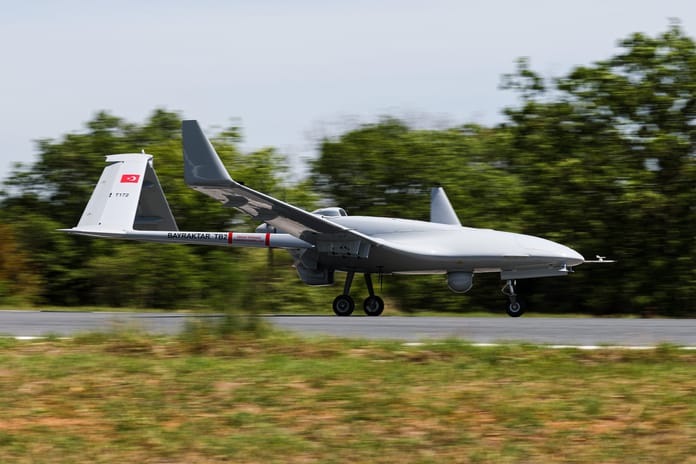 Bayraktar TB2T-AI kendi irtifa rekorunu kırarak gökyüzüne damga vurdu