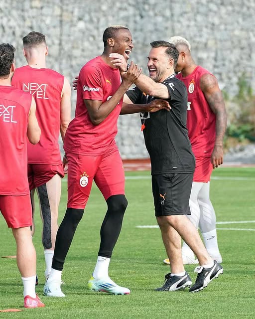 Osimhen, Okan Buruk'u yakalamaya hazırlanıyor