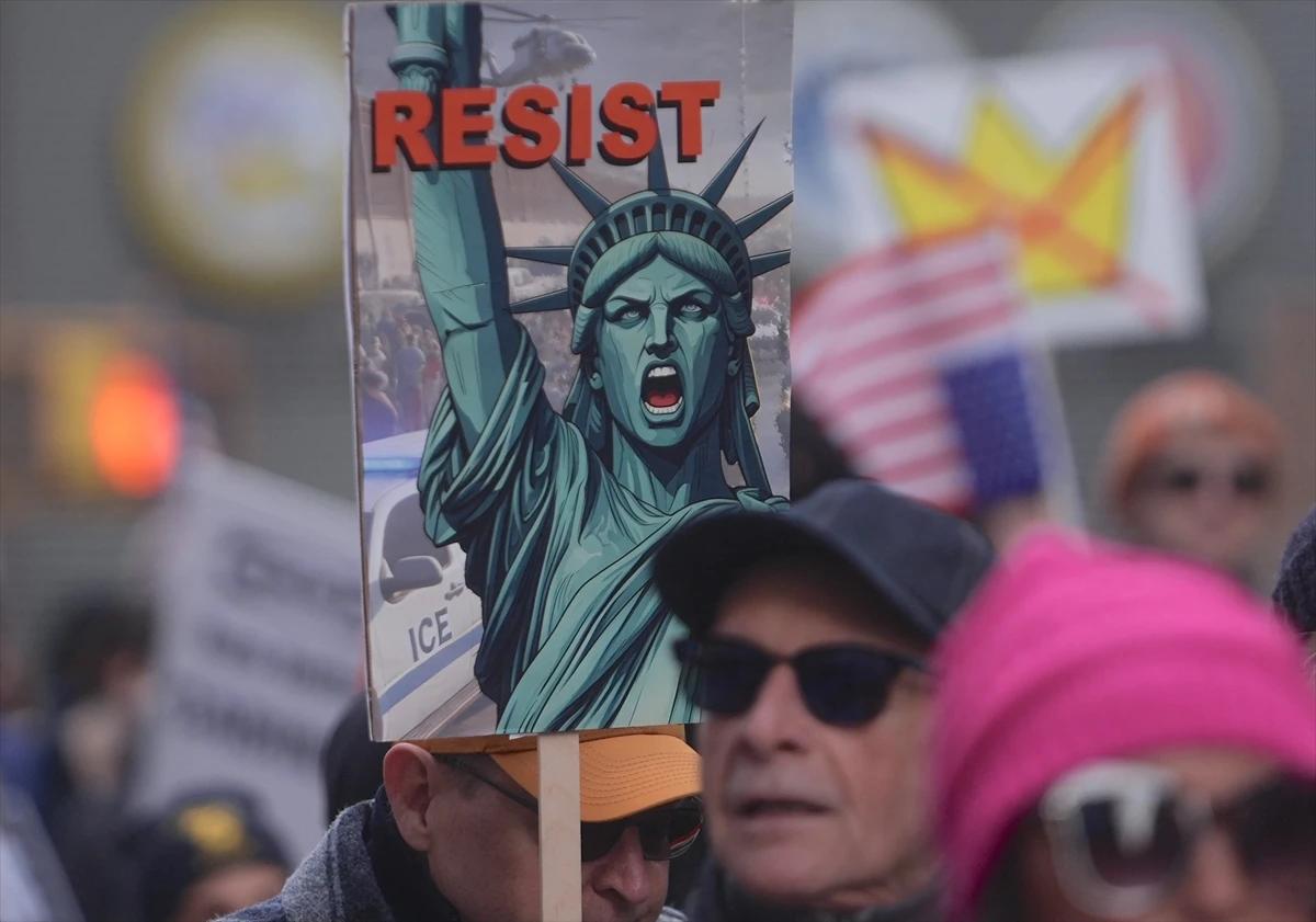 Milyonlarca ABD'li Trump'a "Kral değilsin" demek için sokağa çıktı