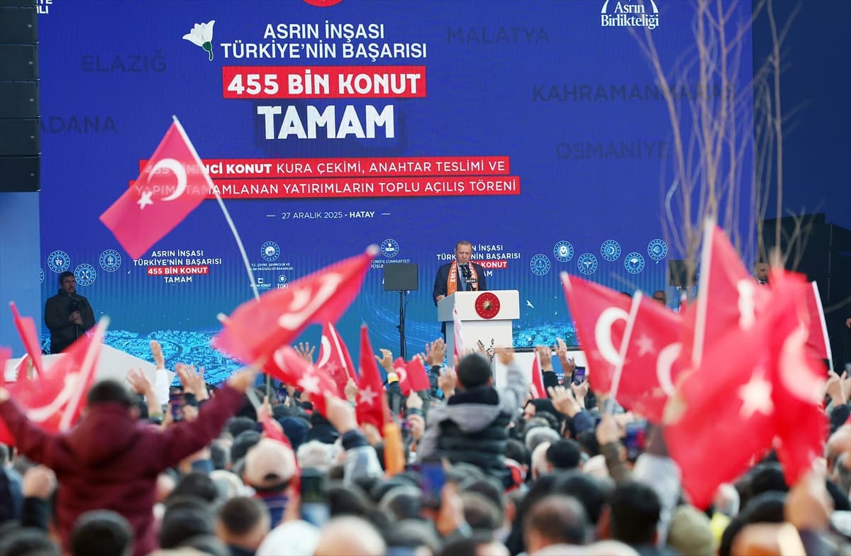 Afetzede aileler yeni yuvalarına kavuştu