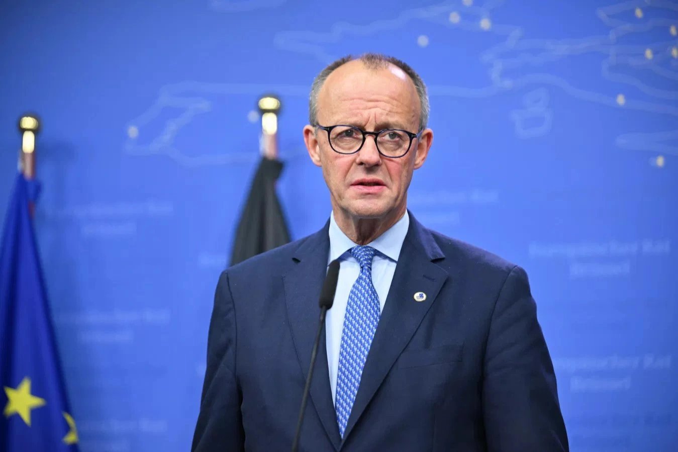 Merz Booed, Called "Pinocchio" on Campaign Stop