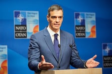 ABD İspanya'nın NATO üyeliğinden çıkarılmasını istiyor