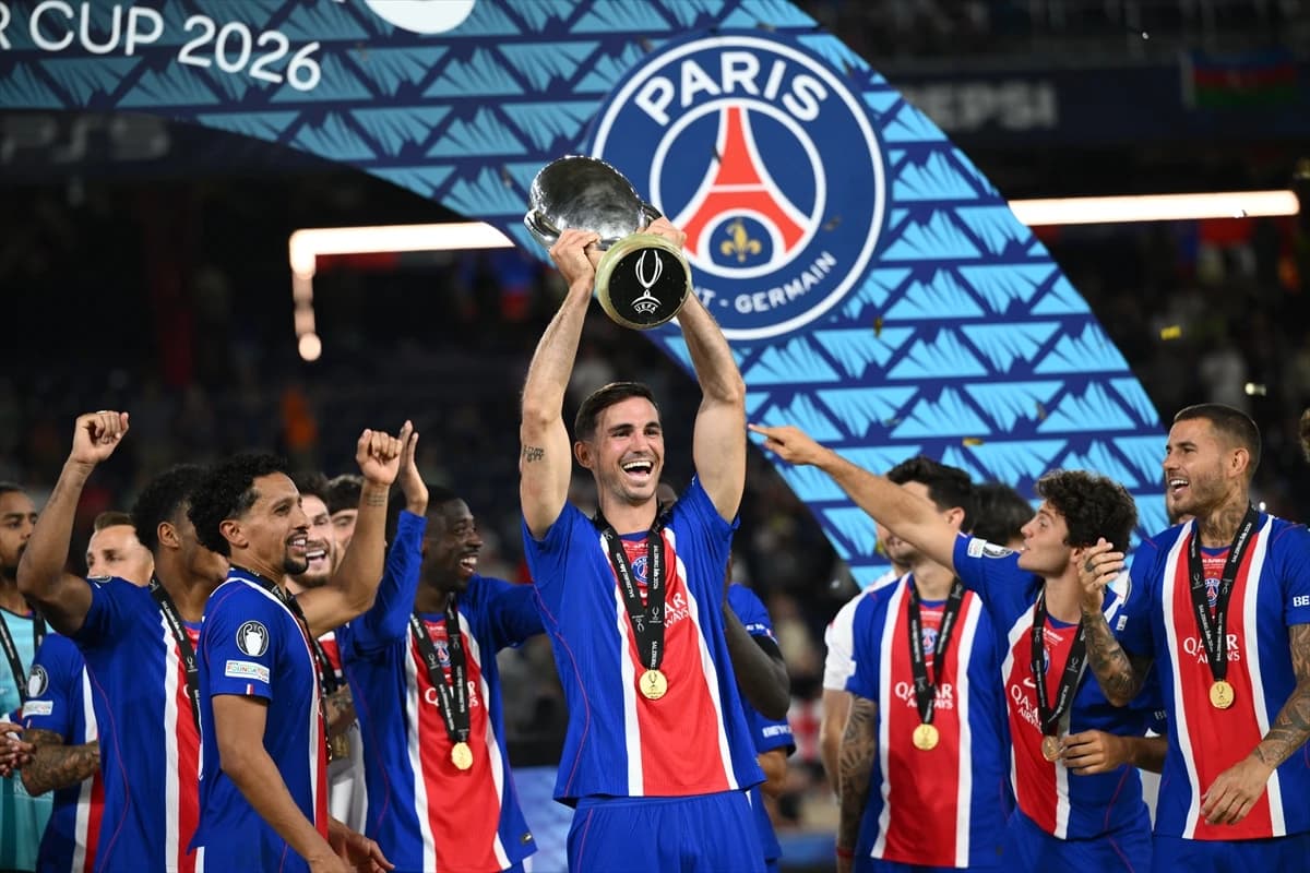 UEFA Süper Kupa'da şampiyon belli oldu! Tarihi gecede rekorlar üst üste geldi