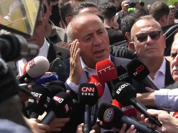 Gürsel Tekin CHP İstanbul İl Başkanlığı'nda