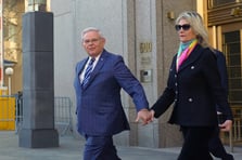 Türkiye karşıtı Menendez’in eşine hapis cezası