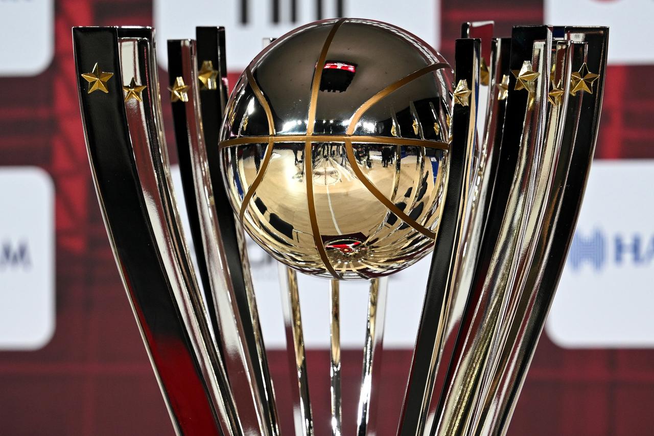Anadolu Efes 14 şampiyonlukla zirvede
