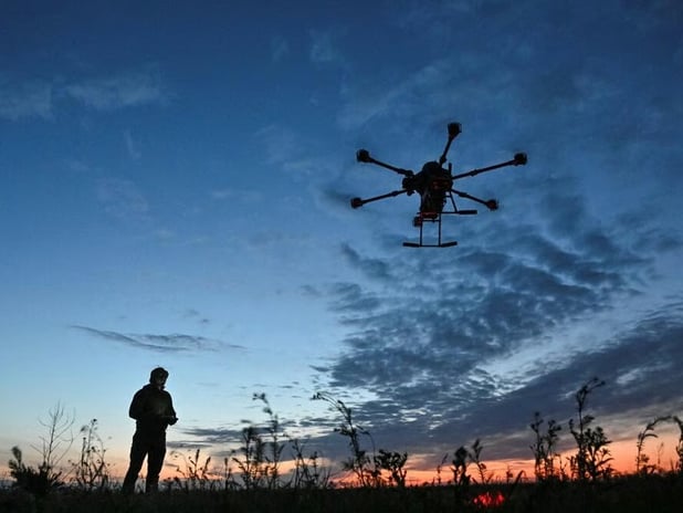 Yapay zeka destekli drone sürüleri savaş alanına girdi