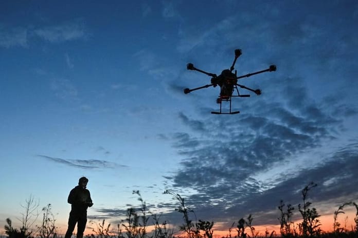 Yapay zeka destekli drone sürüleri savaş alanına girdi