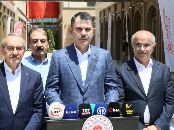 Bakan Kurum'dan Özgür Özel'e tepki: İftiraları saygısızlıktır