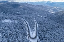 Yozgat'ın yüksek kesimleri beyaz örtüyle kaplandı