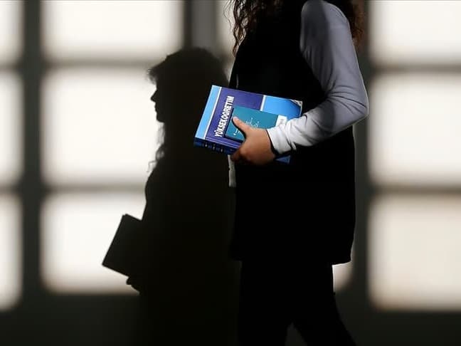 19 Milyon kişinin üniversite kaydı silindi