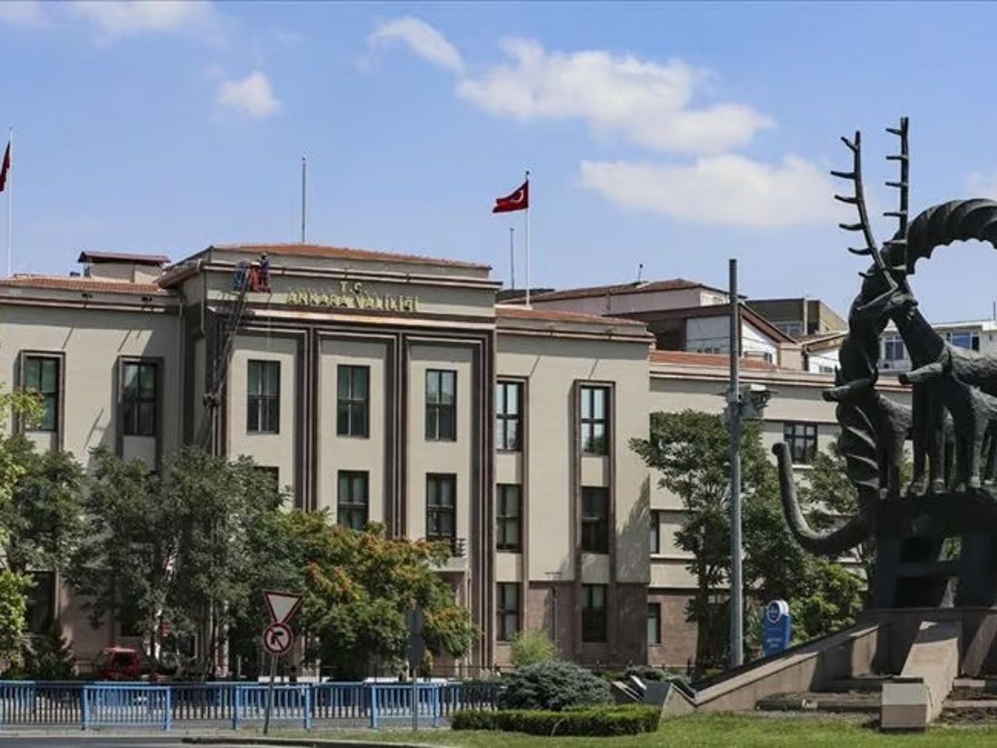 Ankara Valiliği'nden NATO Zirvesi için kritik trafik ve metro düzenlemesi