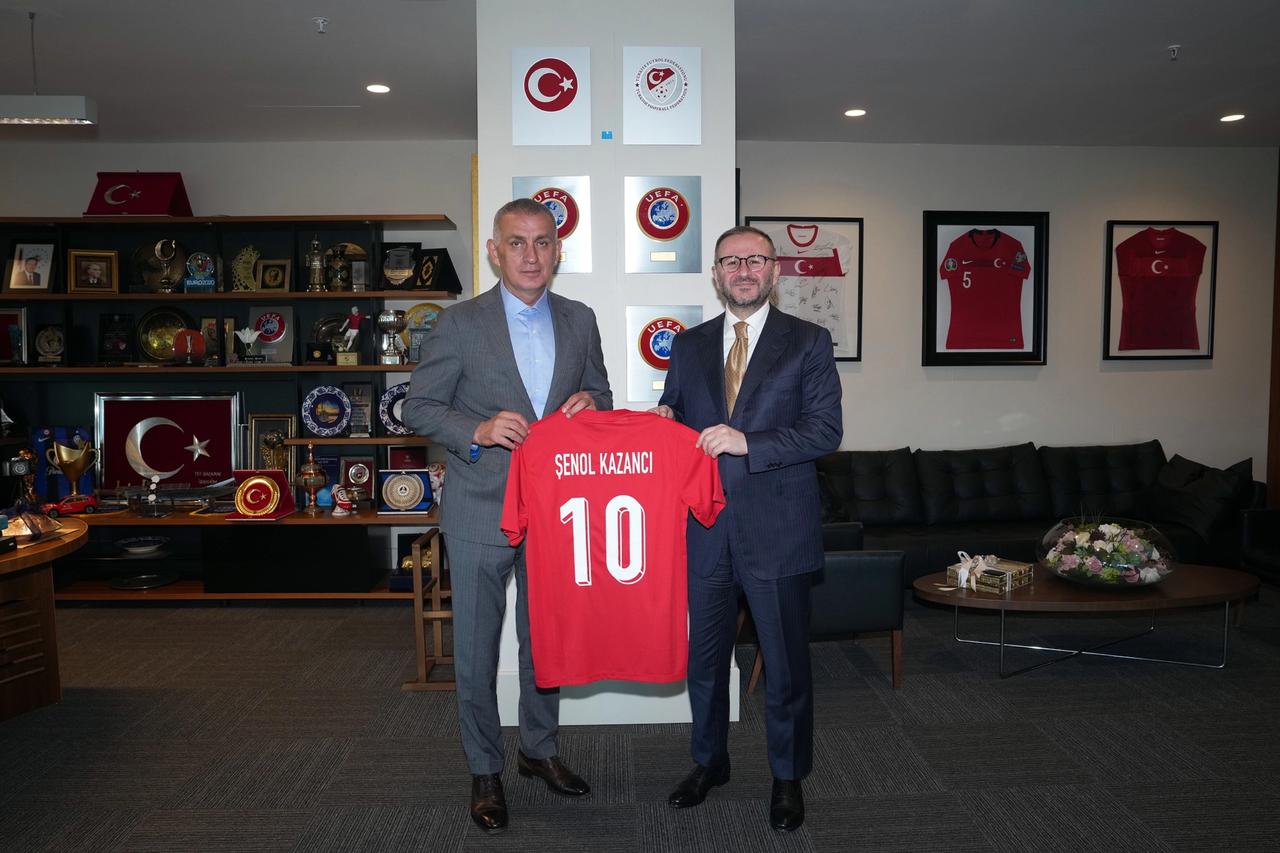 Türk futbolunda yayın ihalesi hareketliliği! TFF Başkanı Hacıosmanoğlu, Şenol Kazancı'yı ağırladı