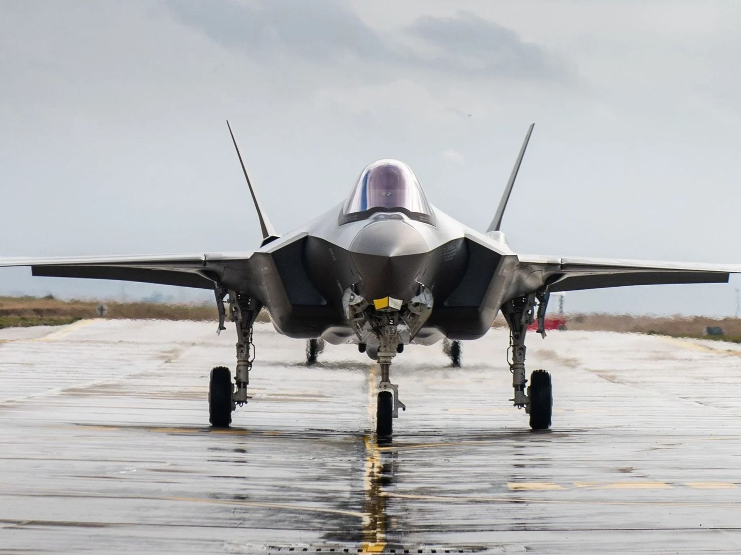 Finlandiya’nın ilk F-35A savaş uçağı ABD’ye ulaştı
