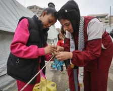 Gazze’de çocuklar enkazın ortasında Ramazan’a hazırlanıyor