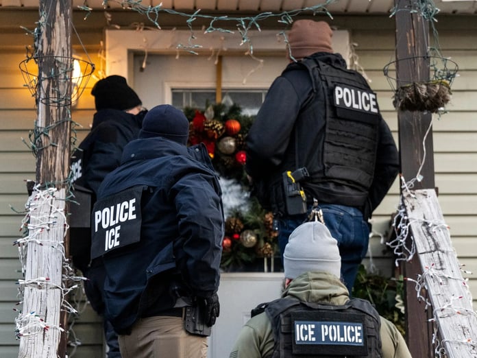 ABD'de ICE'ye sınır dışı edilen bebek tepkisi