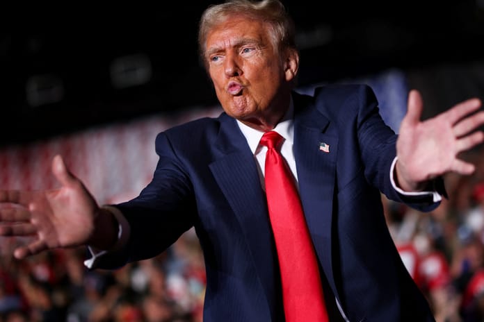 Trump: İran nükleer programını yok etmede İsrail'e yardım edebiliriz