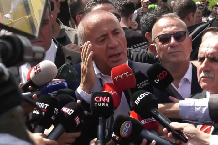 Gürsel Tekin CHP İstanbul İl Başkanlığı'nda