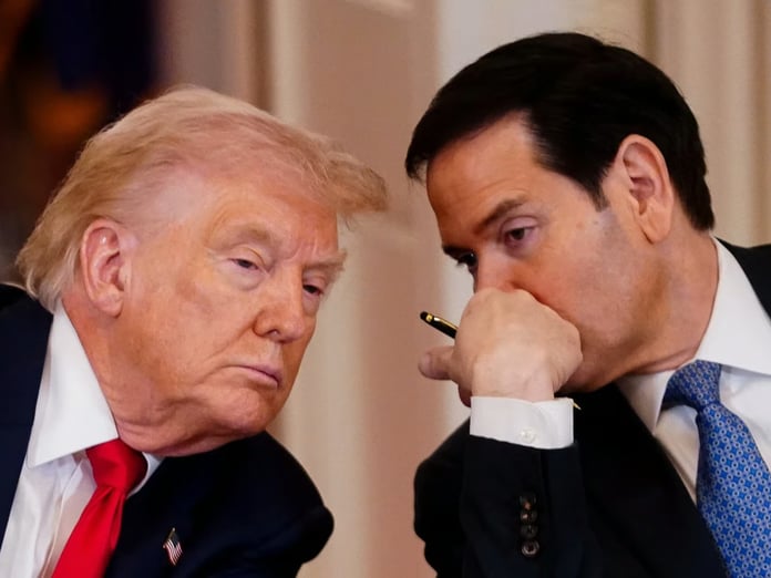 Trump Küba ile müzakere sinyali verirken ABD basınından işgal an meselesi iddiası