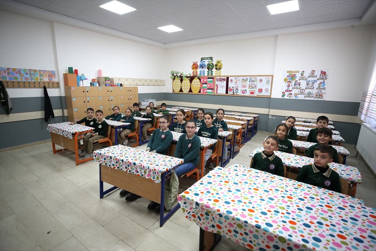 İkizler Okulu'nda eğitim: Öğretmenler ayırt etmekte zorlanıyor