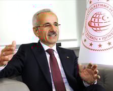 Bakan Uraloğlu İran'da 7, Irak'ta ise 4 Türk uçağının kaldığını açıkladı