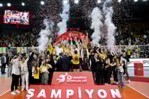 Sultanlar Ligi'nde 2025-2026 sezonu şampiyonu VakıfBank oldu