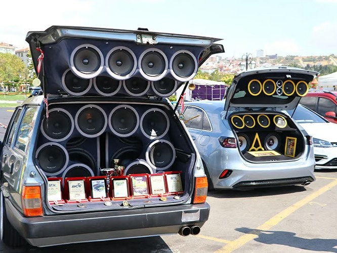 Modifiye tutkunlarına kötü haber! O sistemlerin cezası 21 bin TL oldu!