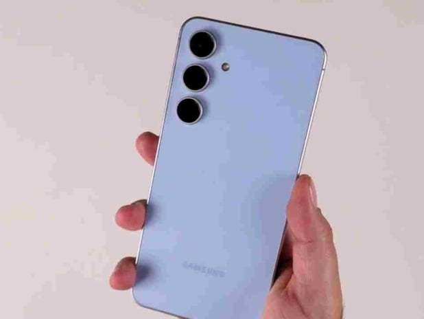 Samsung Galaxy S25 FE'nin tasarımı canlı olarak görüntülendi