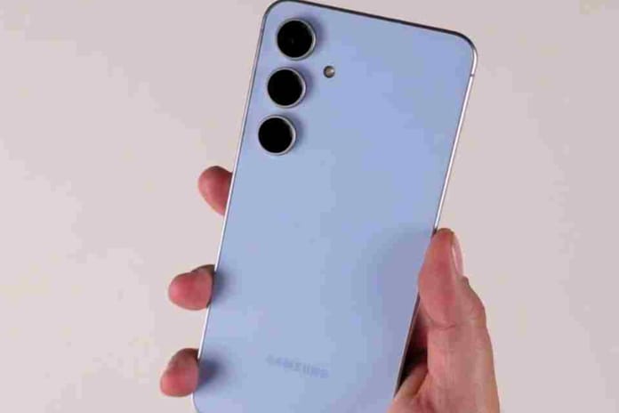 Samsung Galaxy S25 FE'nin tasarımı canlı olarak görüntülendi