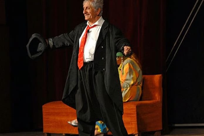 Türk temaşa sanatının büyük ustası: Nejat Uygur