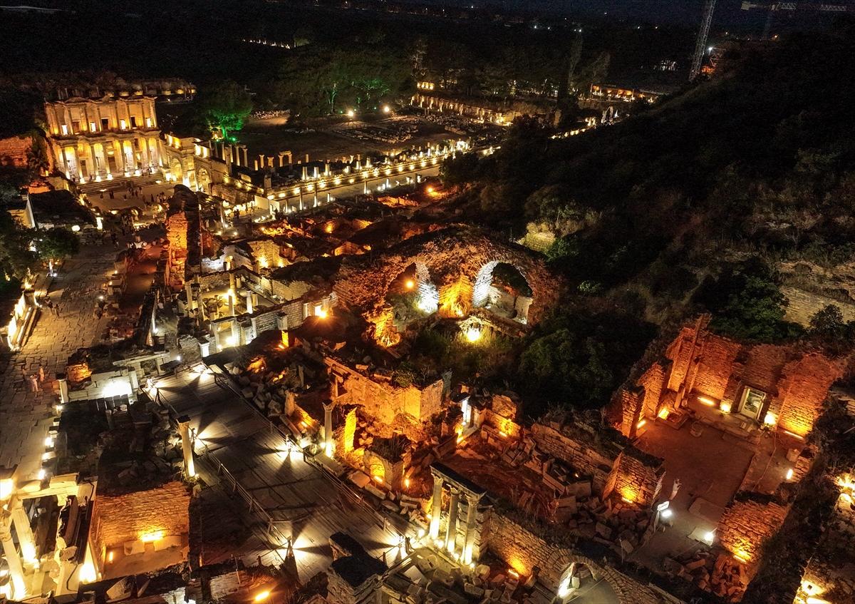 Efes Antik Kenti gece müzeciliği başladı! Günleri ve saatleri belli oldu