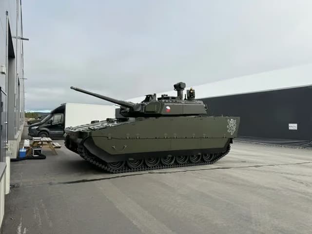 İlk Çek CV90 zırhlısı İsveç’te üretildi