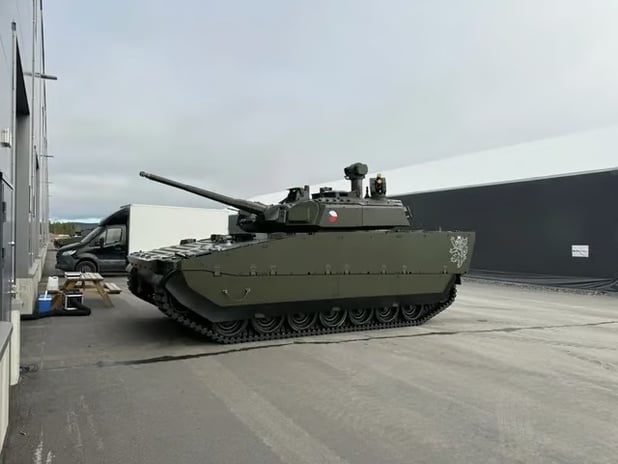 İlk Çek CV90 zırhlı araç İsveç’te üretim hattından çıktı