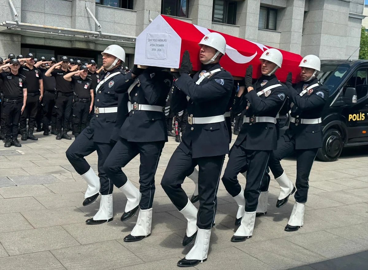 Trafik kazasında şehit düşen polis memuru son yolculuğuna uğurlandı