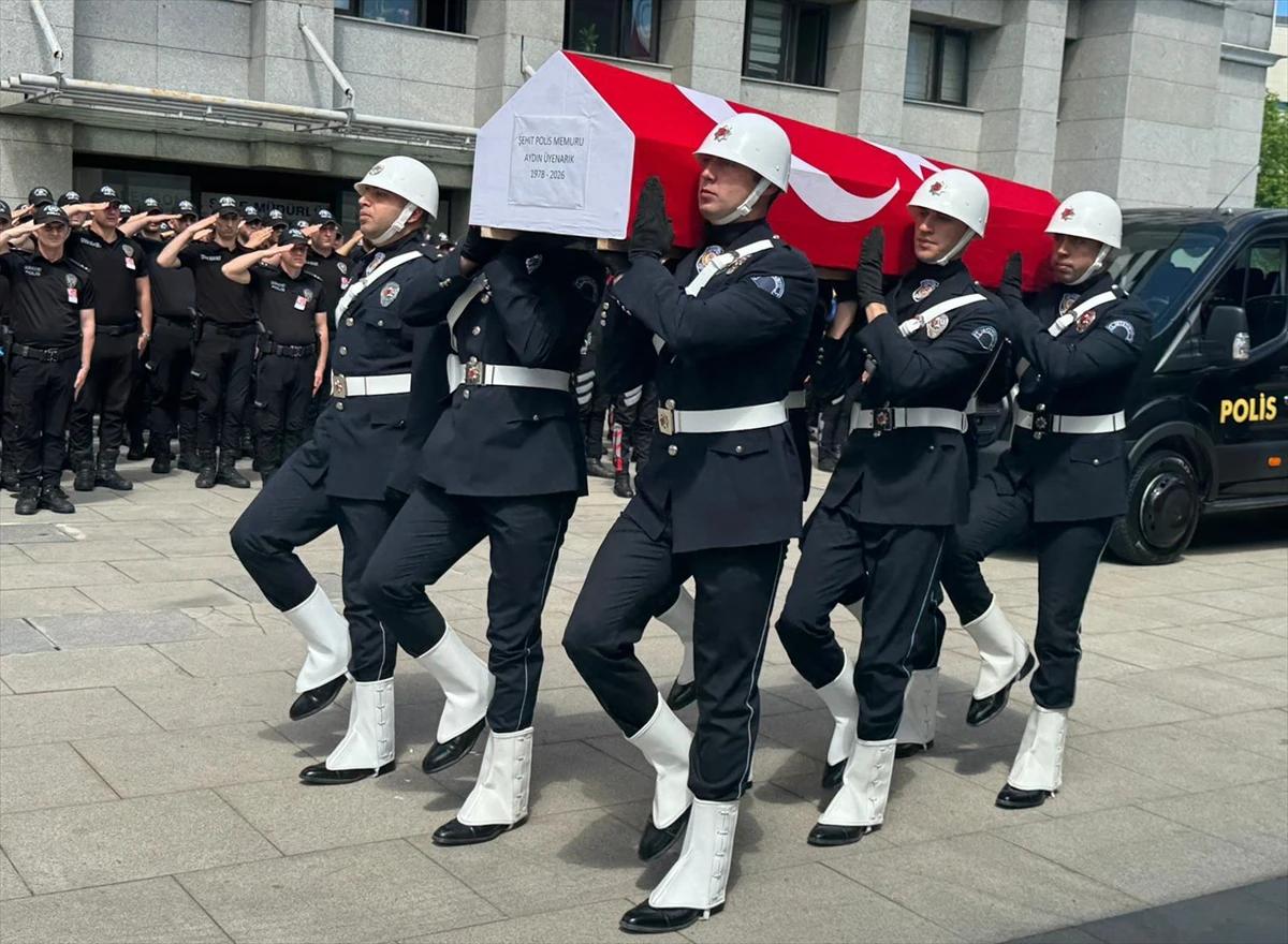 Trafik kazasında şehit düşen polis memuru son yolculuğuna uğurlandı