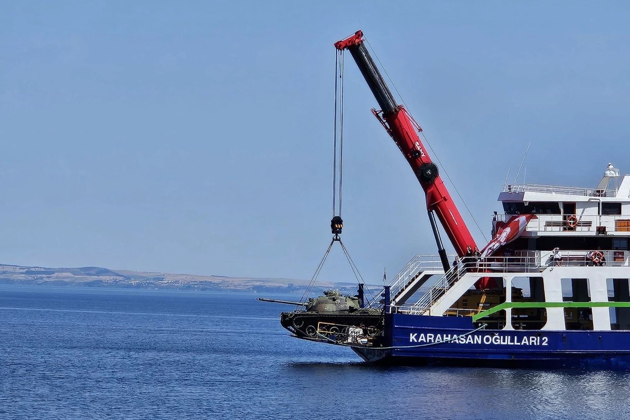 Saros Körfezi'ne tank batırıldı