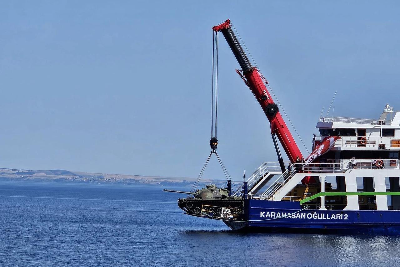 Saros Körfezi'ne tank batırıldı