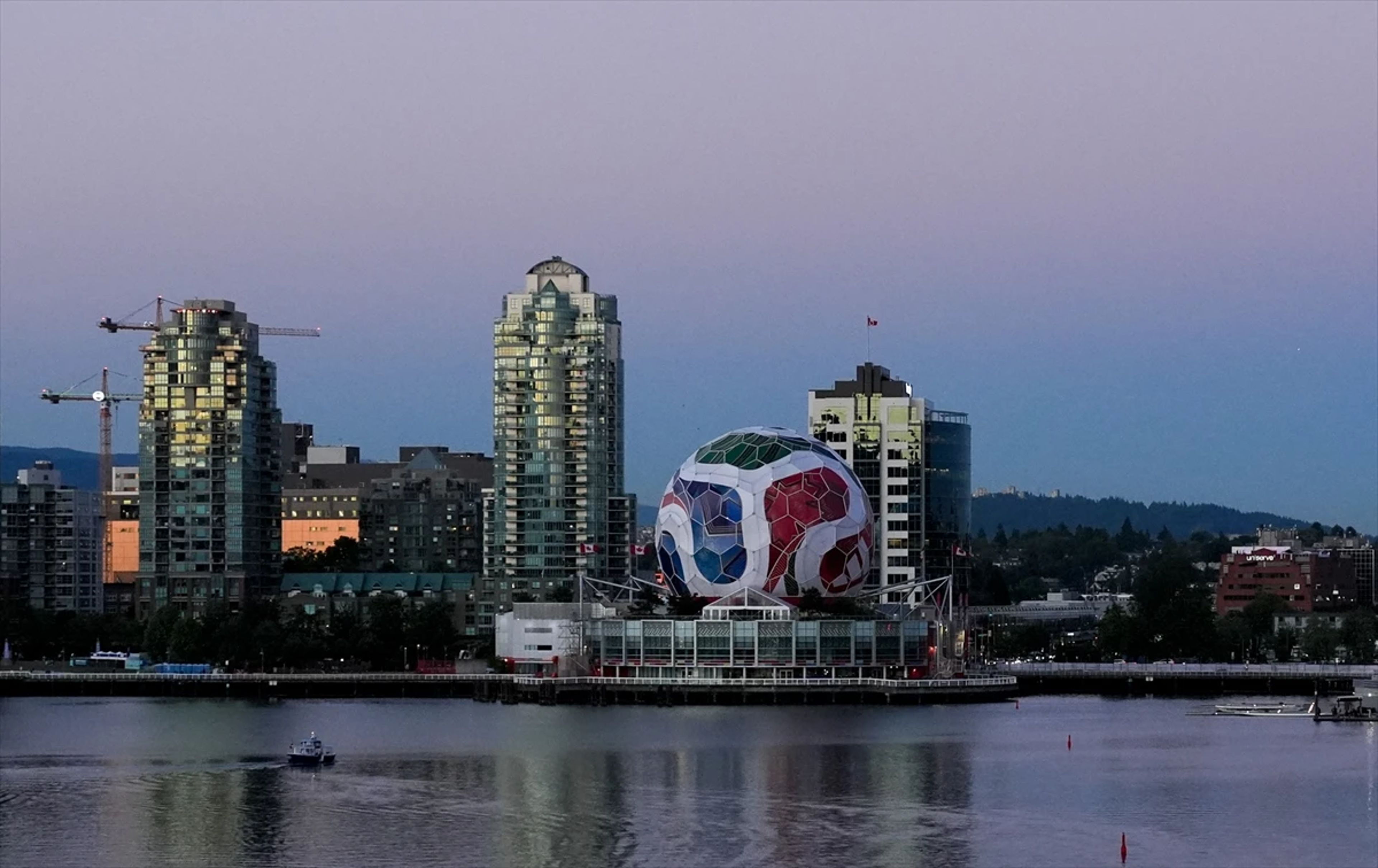 131 özel tasarım panel kullanıldı